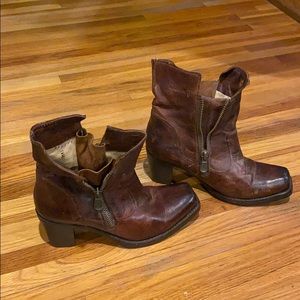 Fry distressed leather  boot